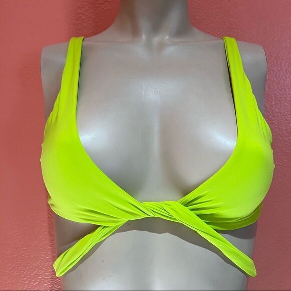 Beach Bunny Bikini Set - Picture 4 of 11